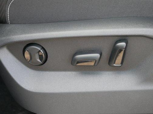 2026 Volkswagen Atlas Cross Sport 2.0T SE w/Technology 4MOTION