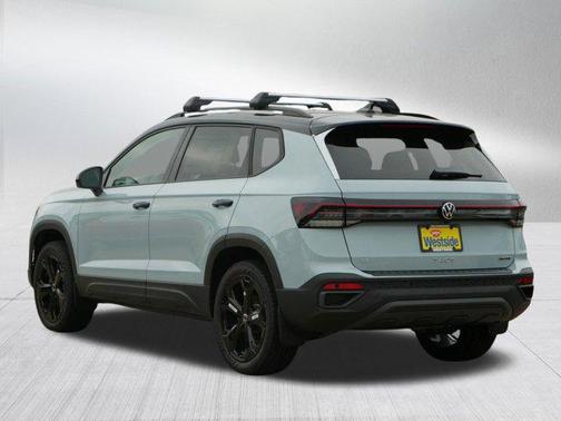 2025 Volkswagen Taos 1.5T SE Black