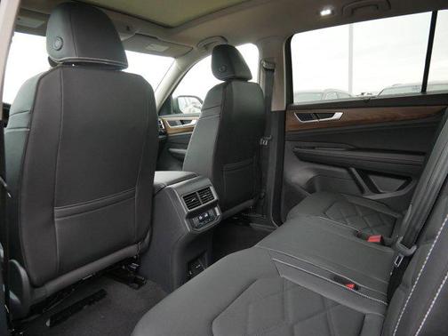 2026 Volkswagen Atlas 2.0T SE w/Technology 4MOTION