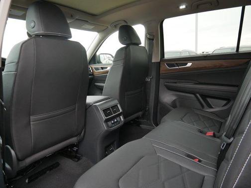 2026 Volkswagen Atlas 2.0T SE w/Technology 4MOTION