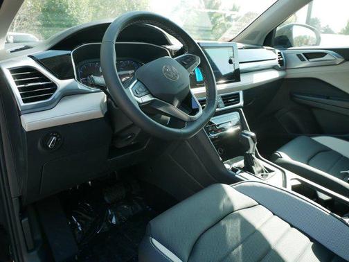 2025 Volkswagen Taos 1.5T SEL