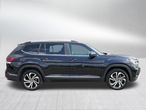 Deep Black Pearl 2023 Volkswagen Atlas 3.6L SEL