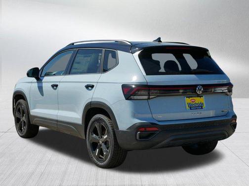 2025 Volkswagen Taos 1.5T SE Black