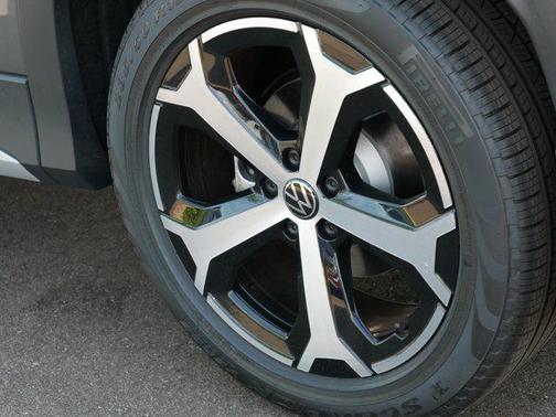 2025 Volkswagen Tiguan 2.0T SE 4MOTION