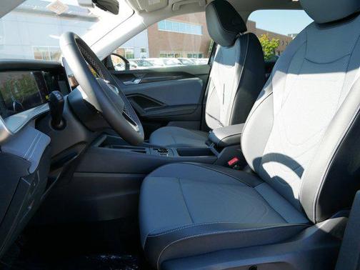 2025 Volkswagen Tiguan 2.0T SE 4MOTION