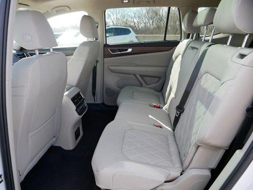 2025 Volkswagen Atlas 2.0T SEL Premium R-Line 4MOTION