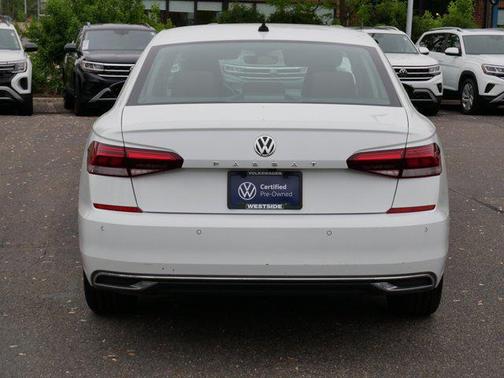 Pure White 2022 Volkswagen Passat 2.0T Limited Edition