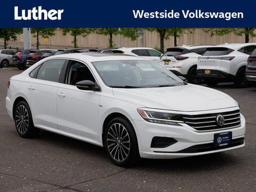 Pure White 2022 Volkswagen Passat 2.0T Limited Edition