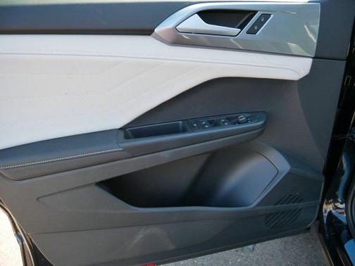 2025 Volkswagen Taos 1.5T SEL