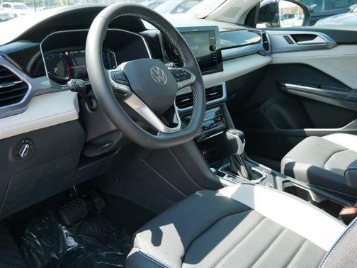 2025 Volkswagen Taos 1.5T SEL