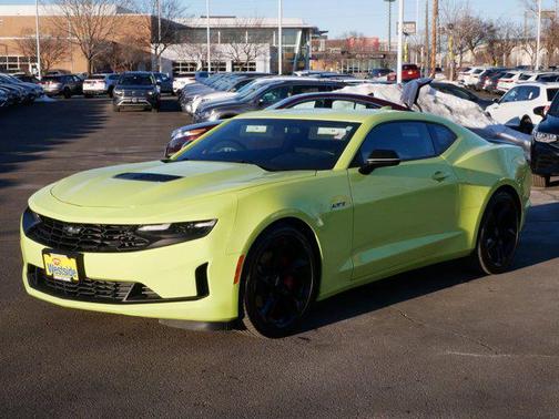 2021 Chevrolet Camaro RWD Coupe LT1