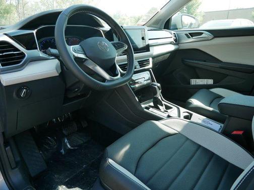 2025 Volkswagen Taos 1.5T SEL