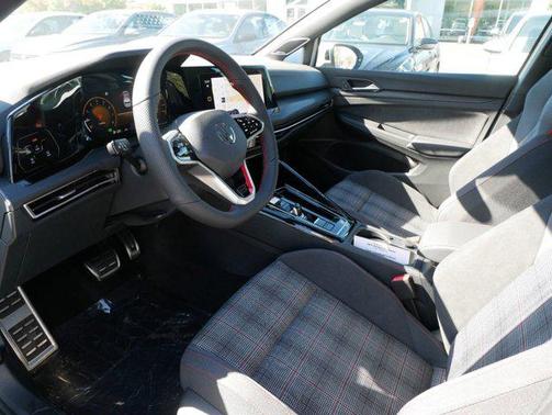 2024 Volkswagen Golf GTI 2.0T SE DSG