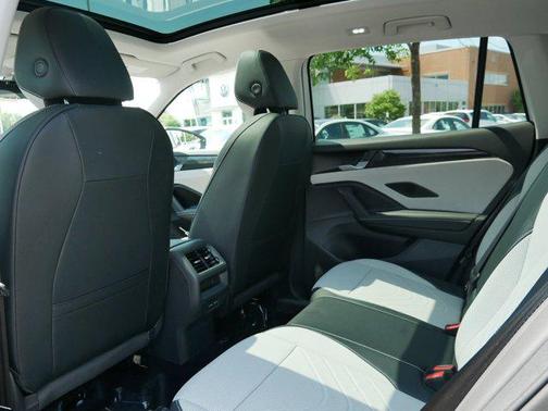 2025 Volkswagen Tiguan 2.0T SE 4MOTION