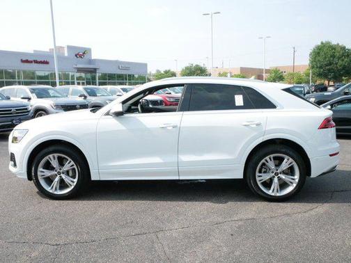2023 Audi Q8 55 Premium