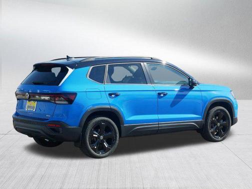 2025 Volkswagen Taos 1.5T SE Black