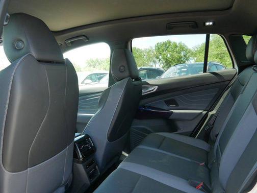 2025 Volkswagen ID.4 Pro S Plus