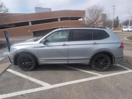 2022 Volkswagen Tiguan 2.0T SE R-Line Black 4MOTION