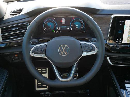 Opal White Pearl 2026 Volkswagen Atlas 2.0T SEL Premium R-Line 4MOTION