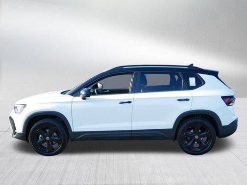 2025 Volkswagen Taos 1.5T SE Black