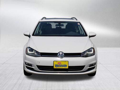 Pure White 2016 Volkswagen Golf SportWagen TSI SE 4-Door