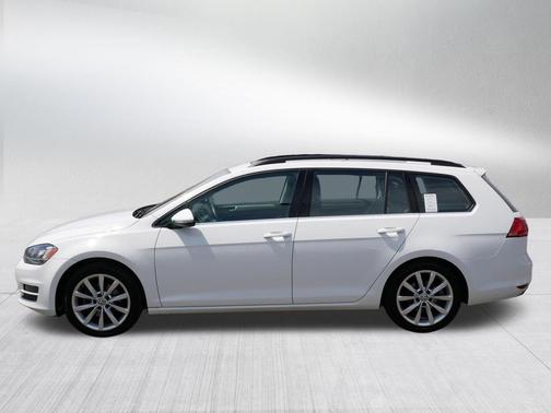 Pure White 2016 Volkswagen Golf SportWagen TSI SE 4-Door