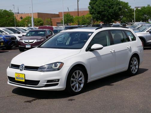 Pure White 2016 Volkswagen Golf SportWagen TSI SE 4-Door