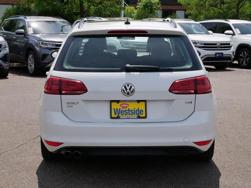 Pure White 2016 Volkswagen Golf SportWagen TSI SE 4-Door