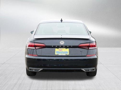 2021 Volkswagen Passat 2.0T R-Line