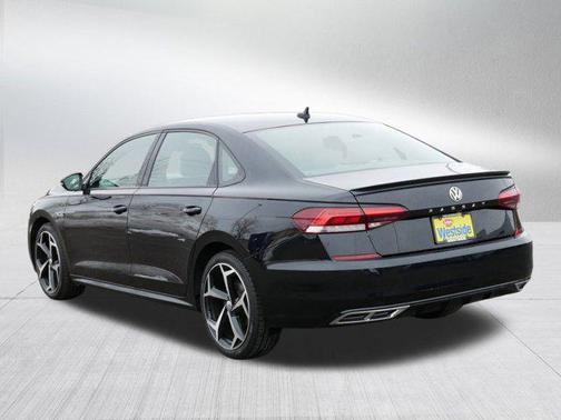 2021 Volkswagen Passat 2.0T R-Line