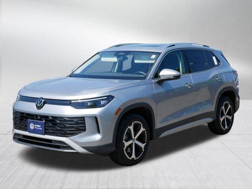 Pyrite Silver Metallic 2025 Volkswagen Tiguan 2.0T SE 4MOTION