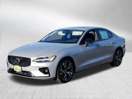 2025 Volvo S60 B5 Core