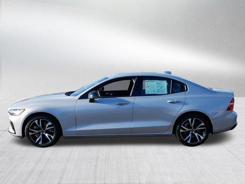2025 Volvo S60 B5 Core