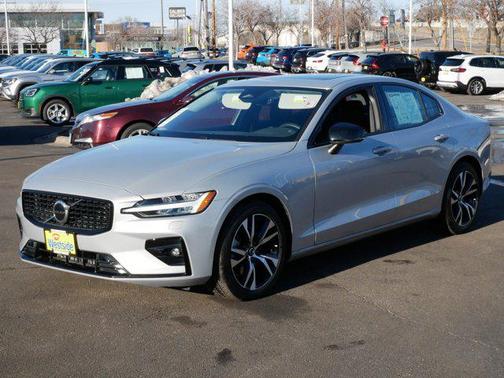 2025 Volvo S60 B5 Core