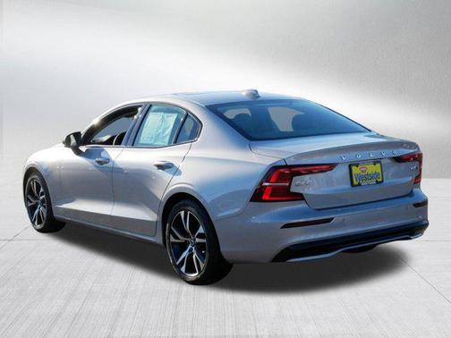 2025 Volvo S60 B5 Core
