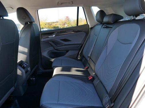 2025 Volkswagen Tiguan 2.0T SE 4MOTION