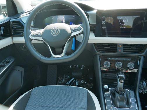 2025 Volkswagen Taos 1.5T S