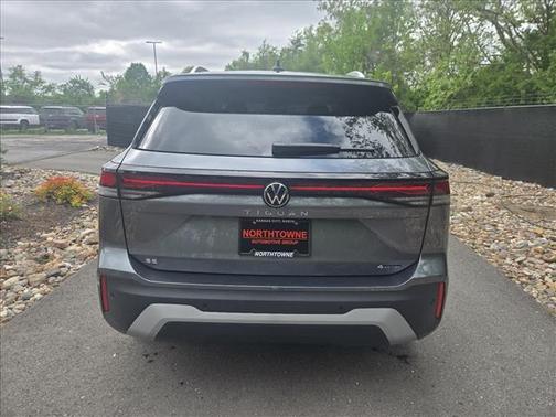 Platinum Gray 2026 Volkswagen Tiguan 2.0T SE