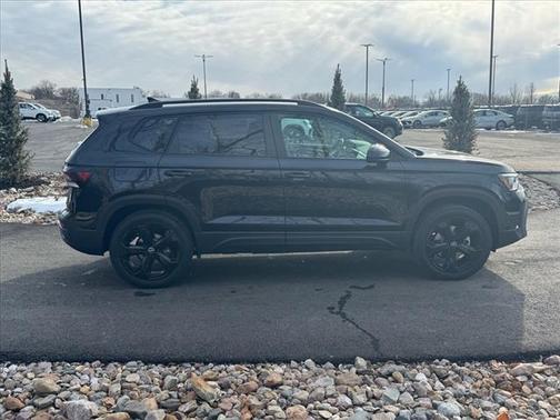 2025 Volkswagen Taos 1.5T SE Black