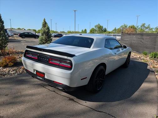 White 2019 Dodge Challenger SXT