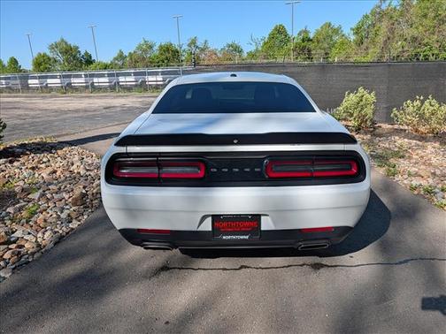 White 2019 Dodge Challenger SXT