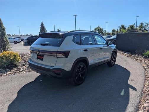 Alpine Grey With Black Roof 2025 Volkswagen Taos 1.5T SE Black