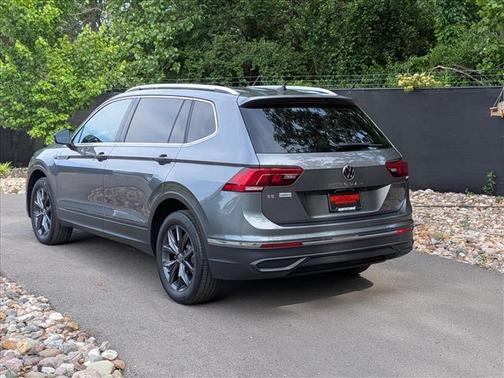 Platinum Gray Metallic 2023 Volkswagen Tiguan 2.0T SE