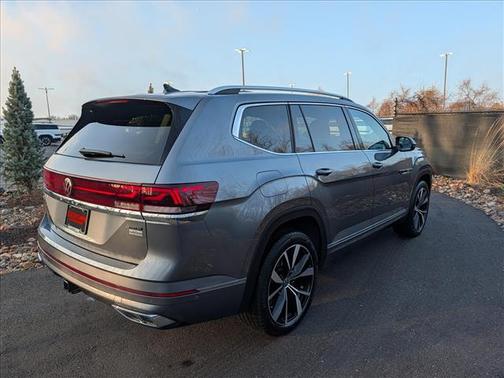 2025 Volkswagen Atlas 2.0T SEL Premium R-Line