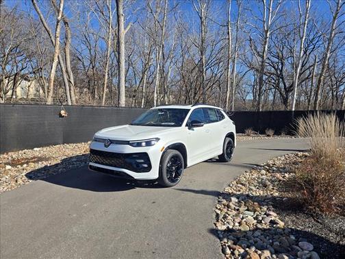 Opal White Pearl 2026 Volkswagen Tiguan 2.0T SE R-Line Black