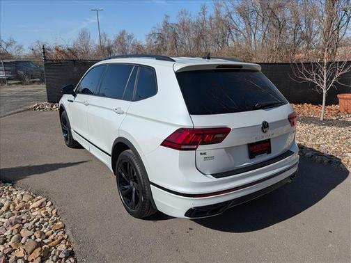 2024 Volkswagen Tiguan 2.0T SE R-Line Black