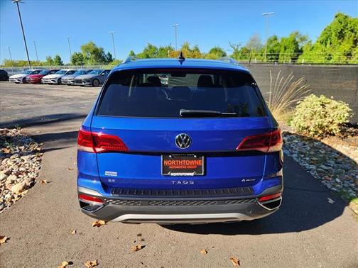 2024 Volkswagen Taos SE 4MOTION