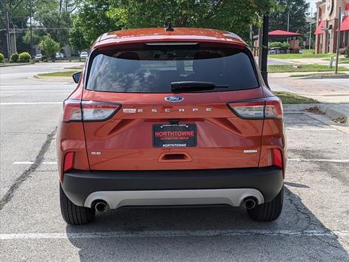Photo 4 of 39 of 2020 Ford Escape SE