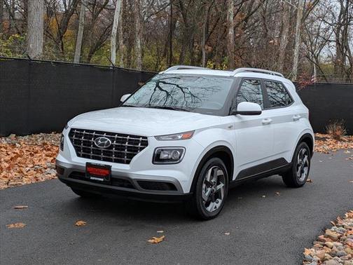 2024 Hyundai VENUE SEL