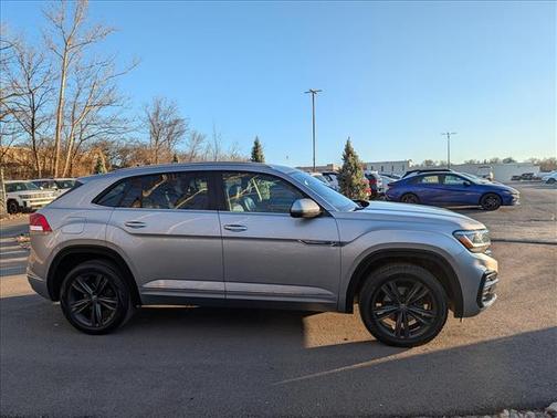 2021 Volkswagen Atlas Cross Sport 3.6L V6 SE w/Technology R-Line